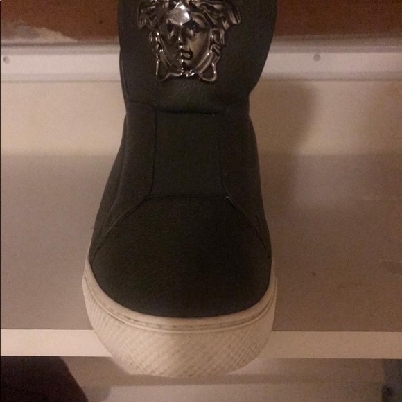 Authentic Versace shoes - Picture 10 of 11